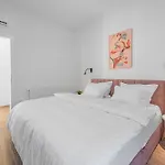 Pia