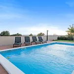 Pia Villa